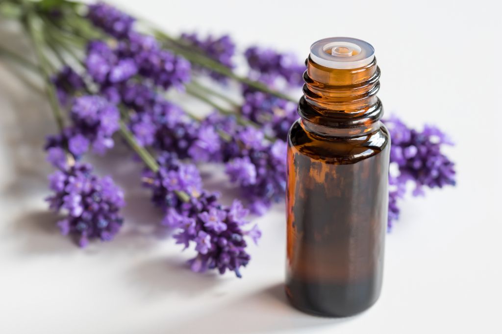 Essential Oils Will Calm Anxiety and Help You Fall Asleep Fast