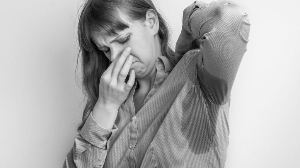 Reasons Your Armpits Smell So Bad