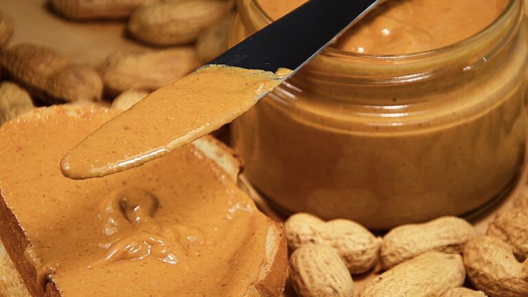 Reasons to Start Eating Peanut Butter