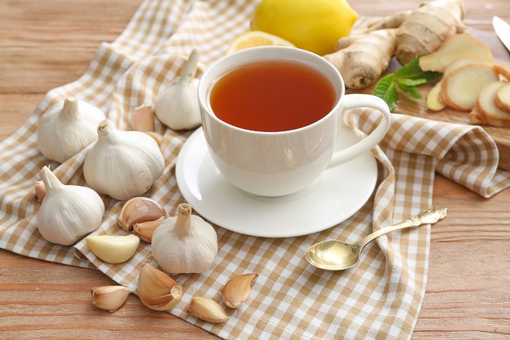 Reasons To Drink Garlic Tea 