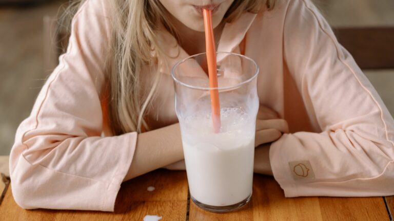 Delicious Foods and Drinks to Have Before Bed