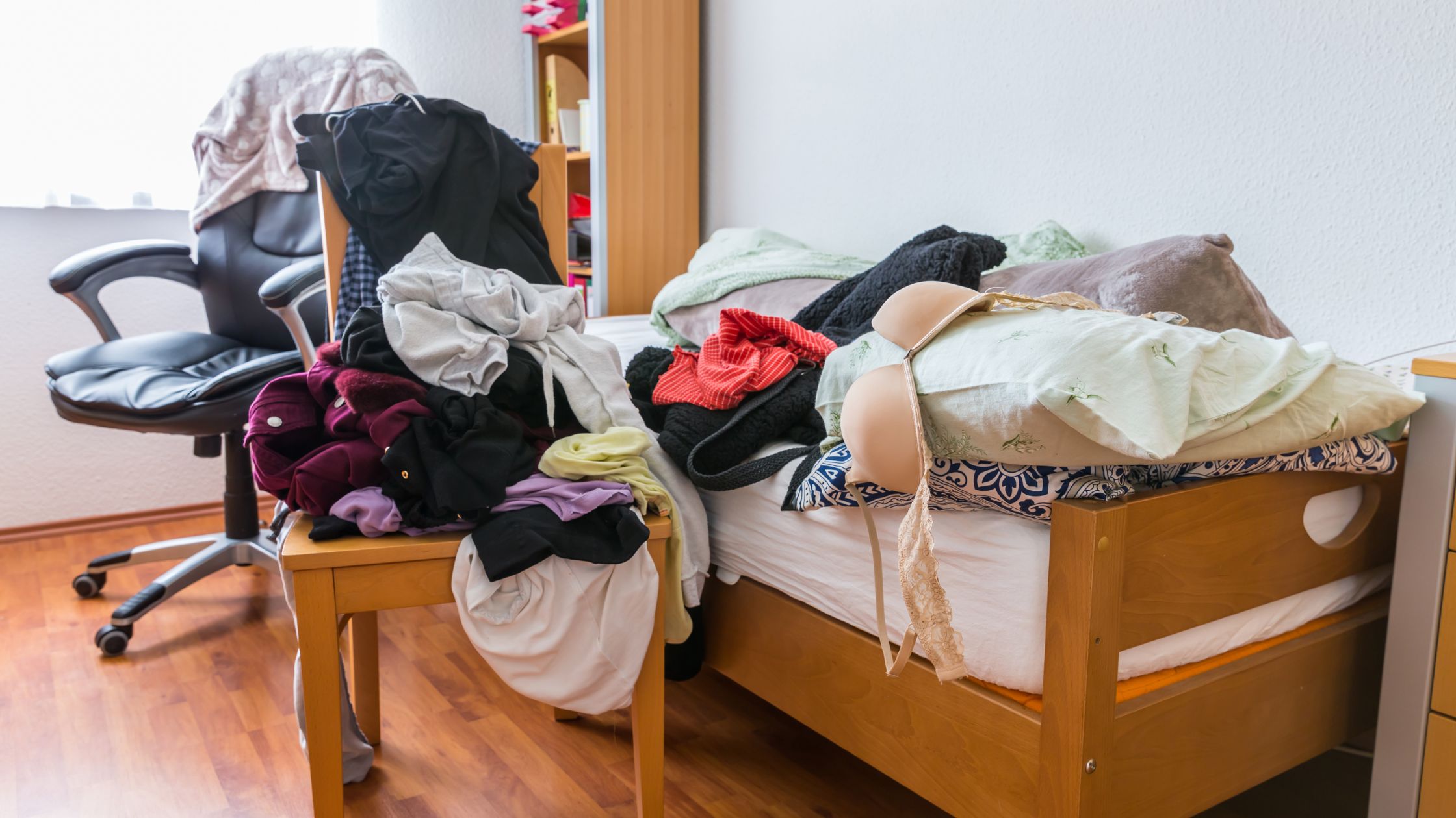 How to Quickly and Easily Declutter Your Home