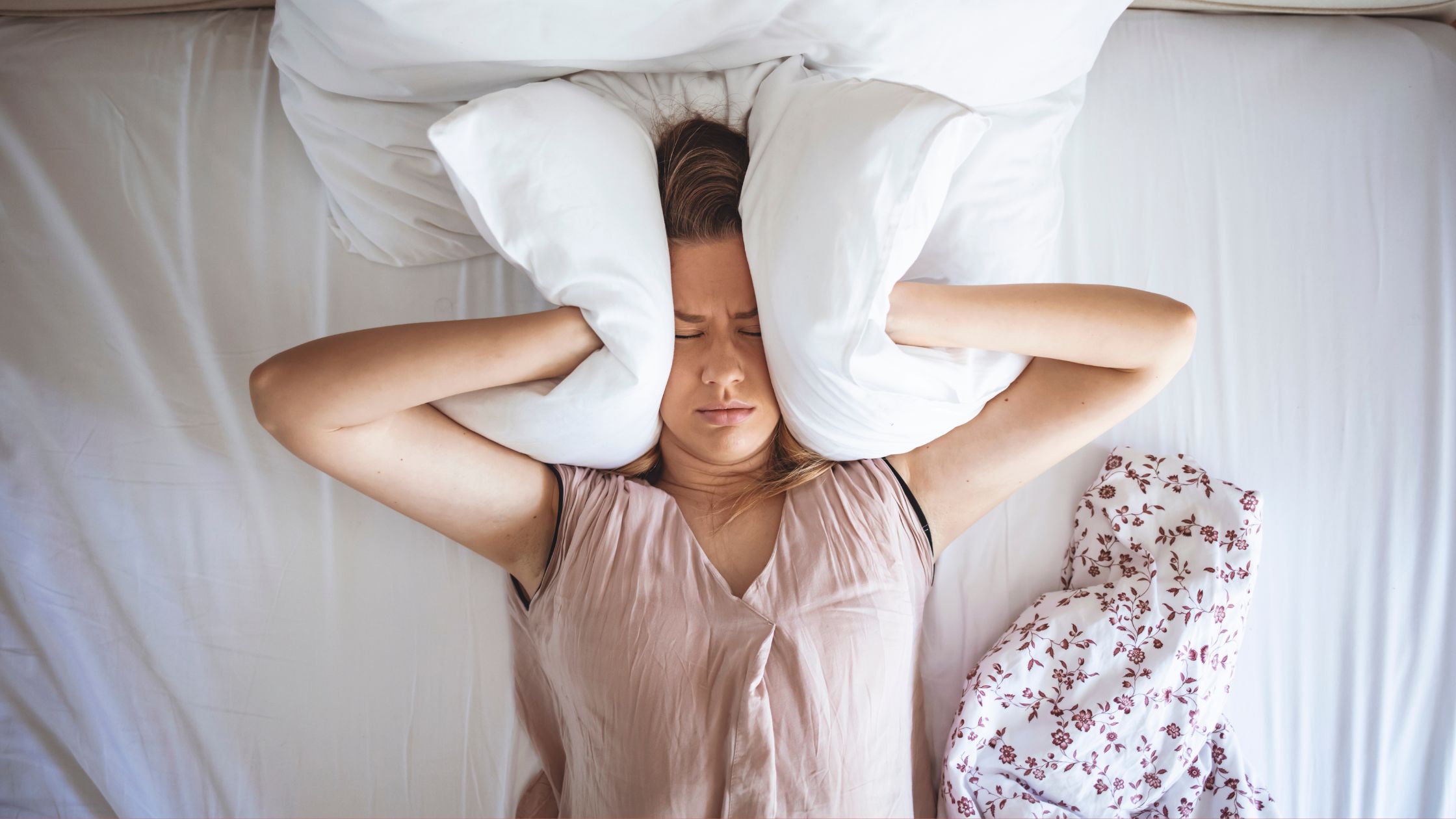 What Happens To Your Body If You Sleep Without A Blanket?