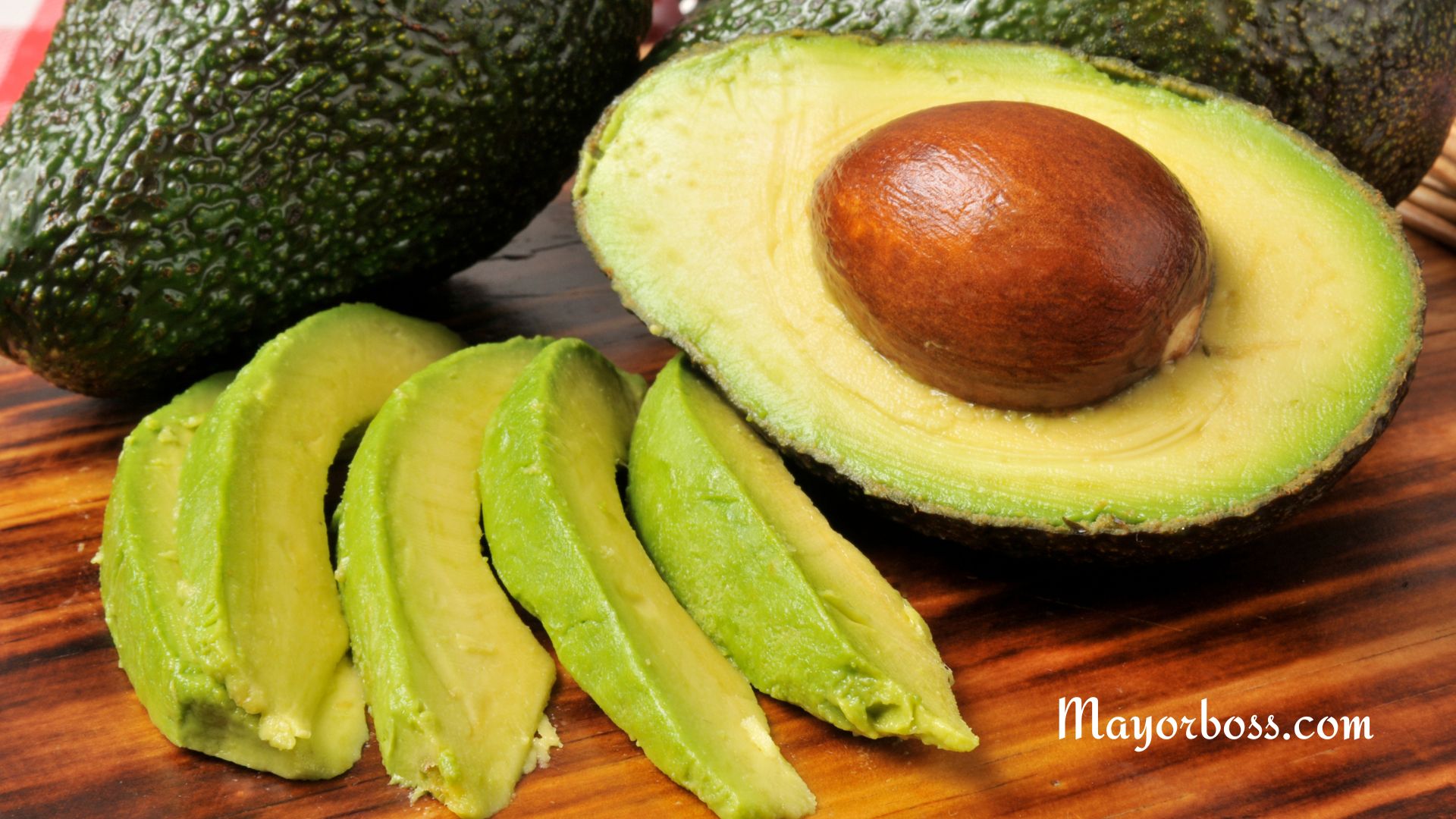 7 Benefits of Eating An Avocado Every Day