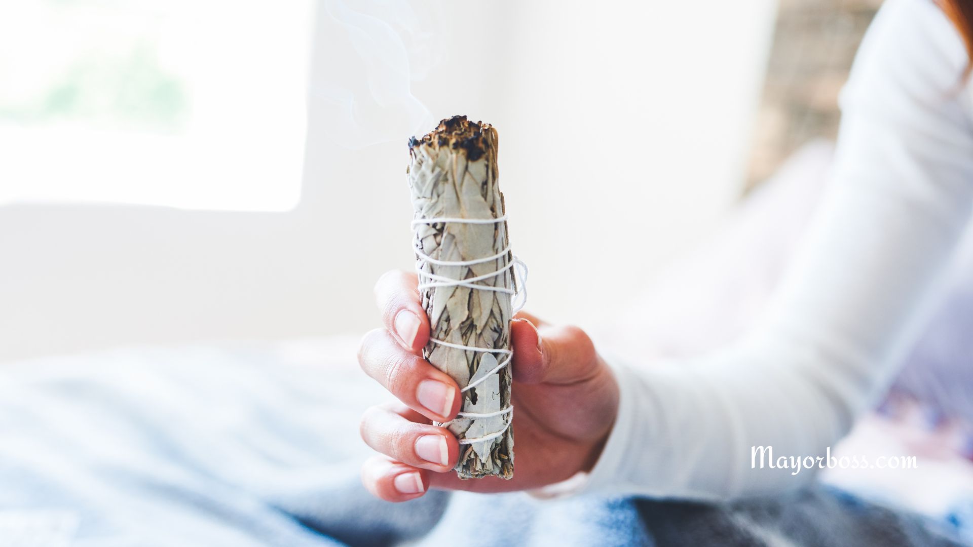 5 Benefits of Burning Sage (According to Scientists)