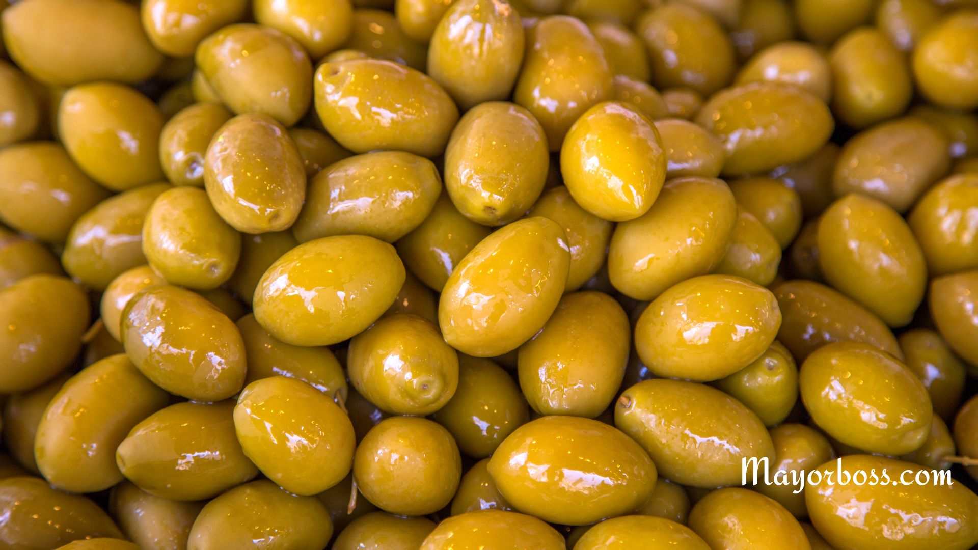 10 Reasons to Start Eating Olives More Often