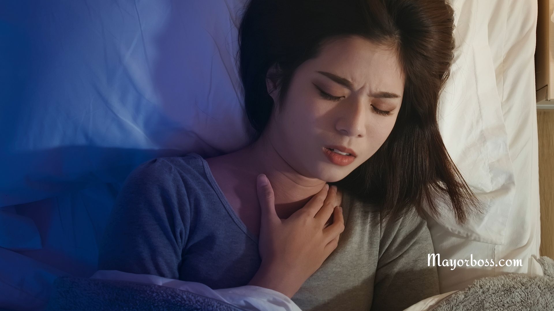 Here's Why Your Throat Is Itchy At Night