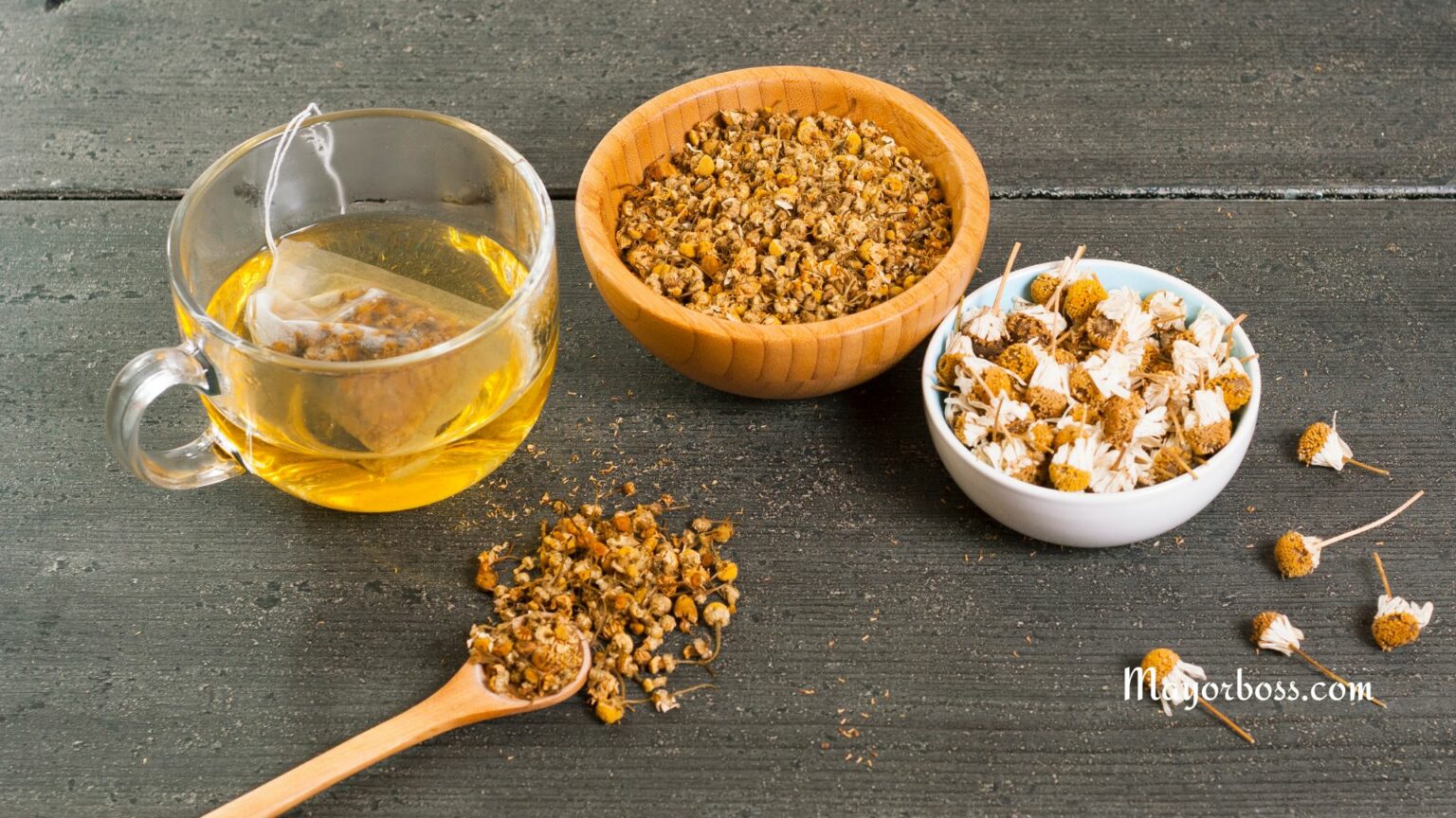 5 Teas to Soothe a Sore Throat