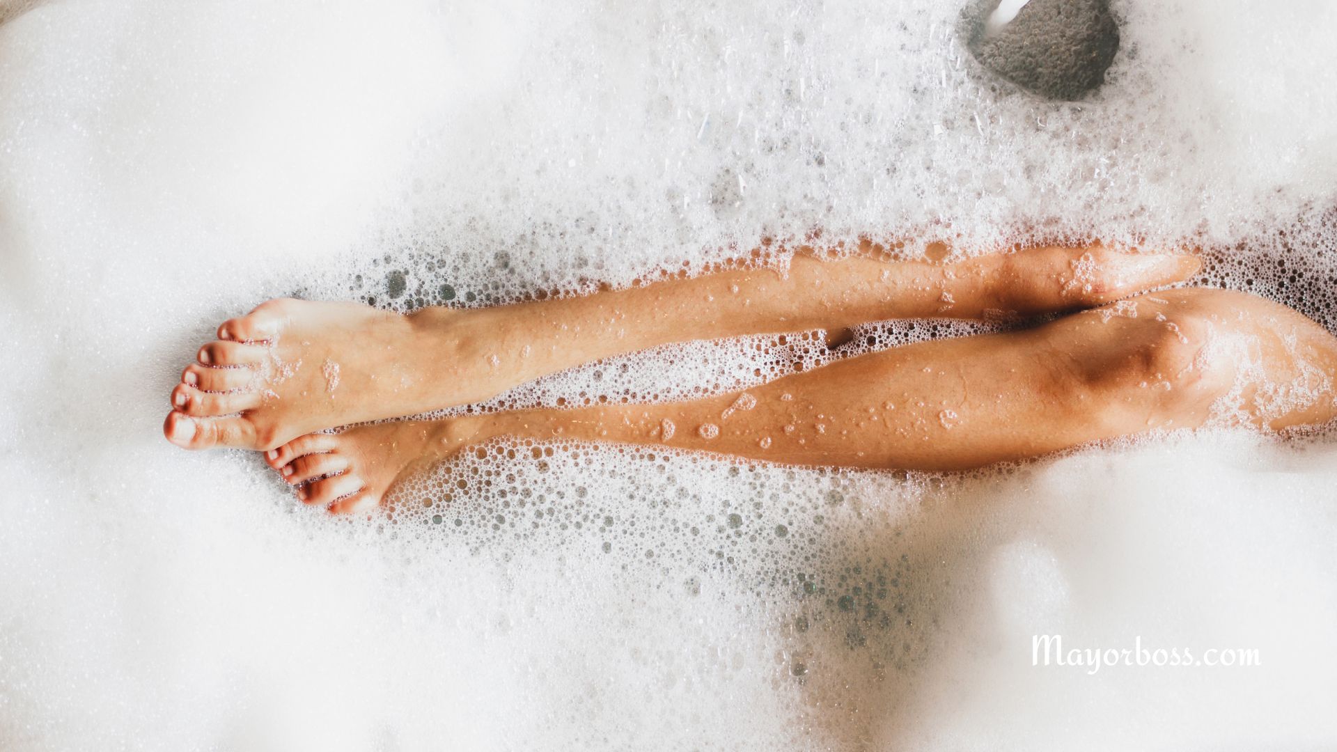 8 Benefits of Epsom Salt That Will Make You Take a Bath