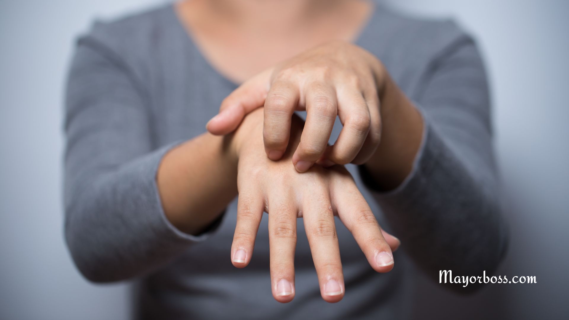Itchy Left Hand: What Does It Mean?