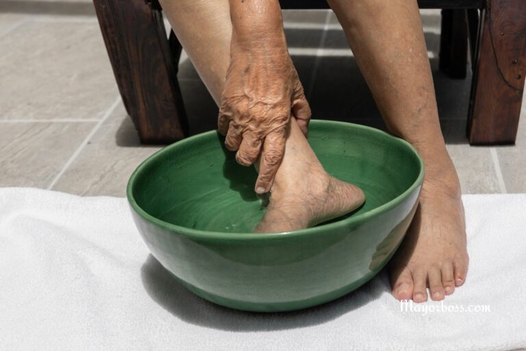 Soak Your Feet for 20 Minutes: Your Heels Will Be Smooth as Baby Skin