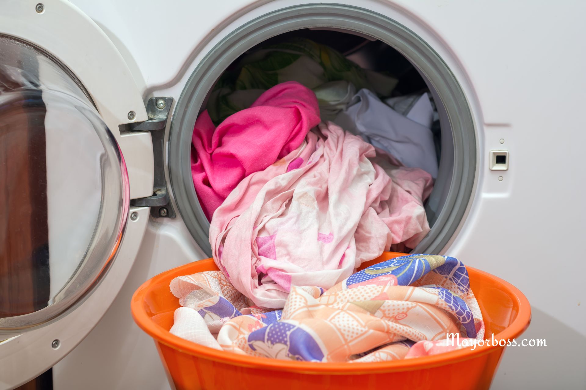 Throw Some Aspirin Into the Washing Machine and Load It with Laundry. The Effect Will Surprise You!