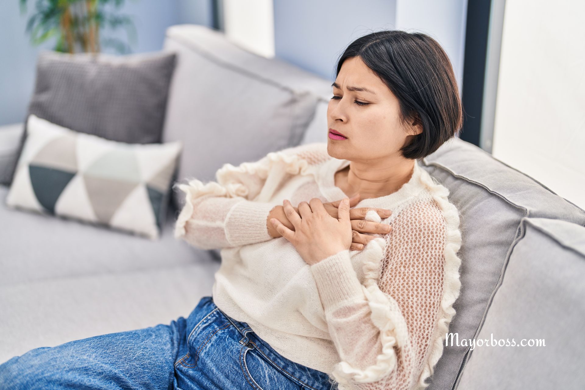 Chest Pain in Women: Don’t Ignore These Warning Signs