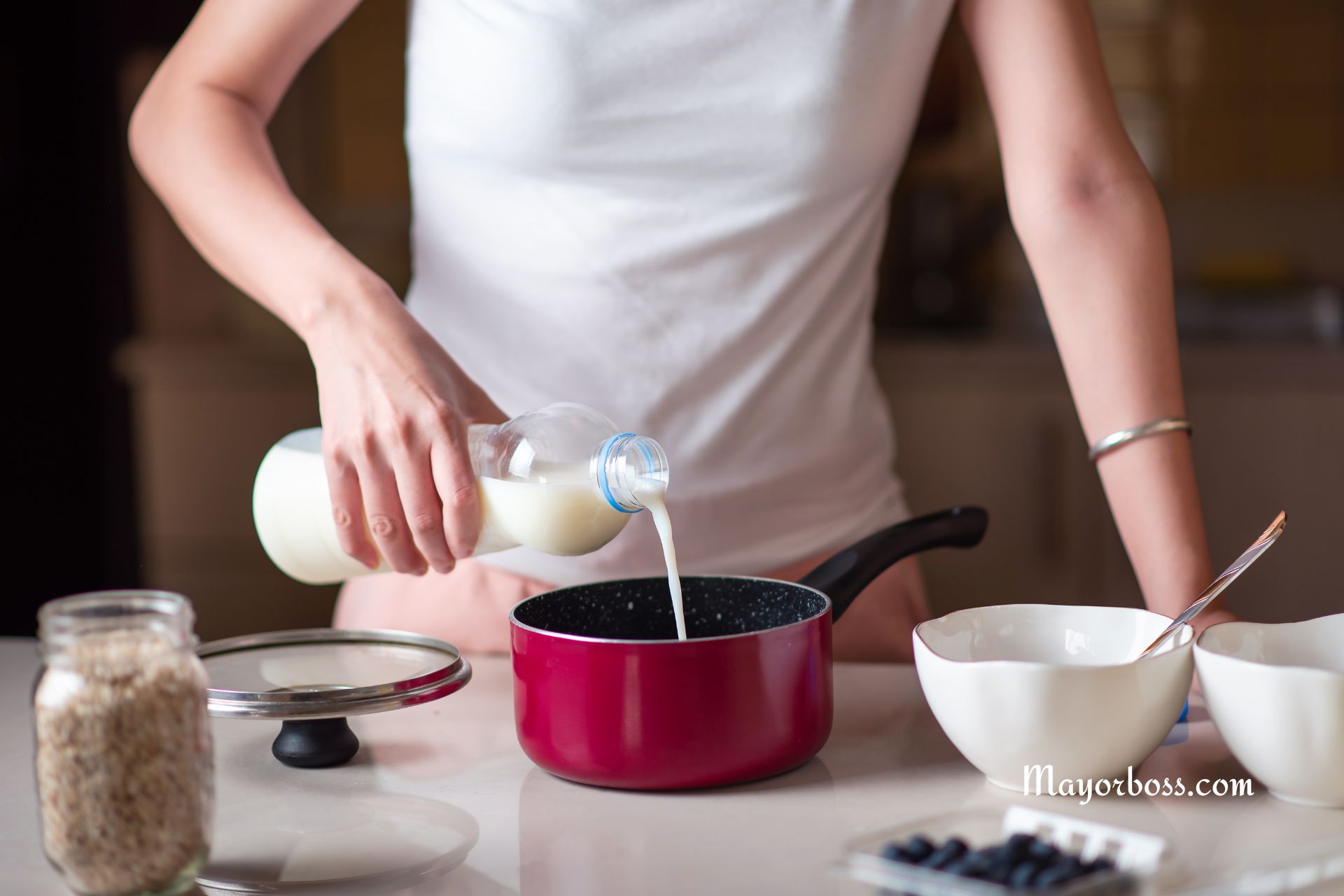 How Many Calories in Oatmeal with Milk? Get the Breakdown