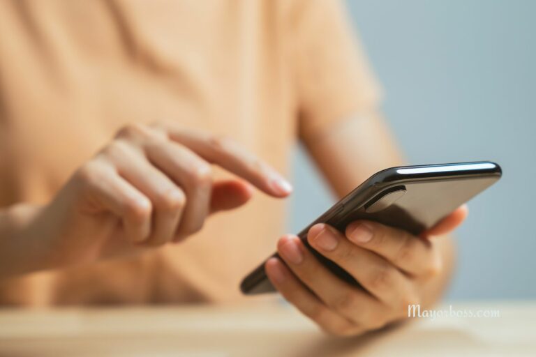 Stop Smartphone Hand Pain! Simple Tricks for Comfortable Phone Use