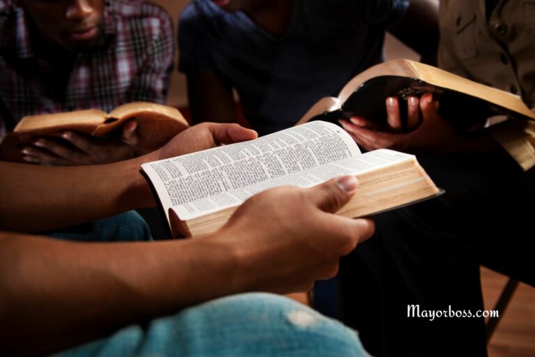 7 Clear Signs That It’s Time To Cleanse Yourself Of Negative Energy, According to the Bible