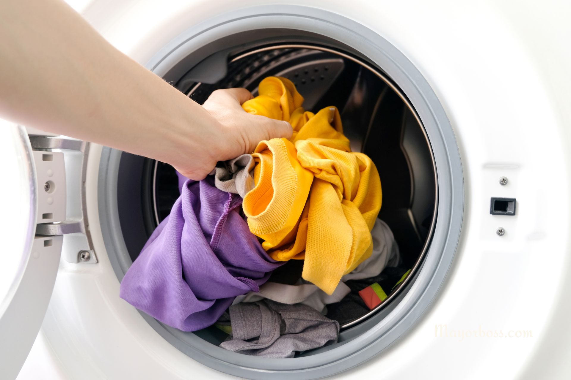 7 Clothes You Should Never Put in the Washing Machine