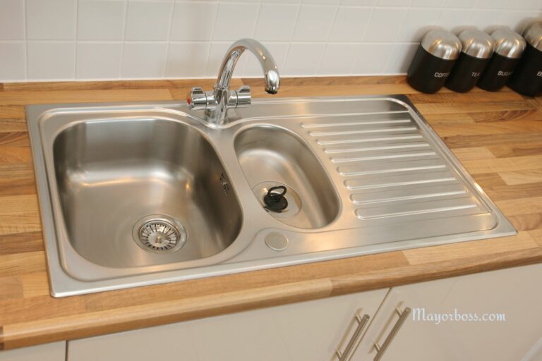 Don’t Call a Plumber Yet! How to Unclog Your Kitchen Sink Fast