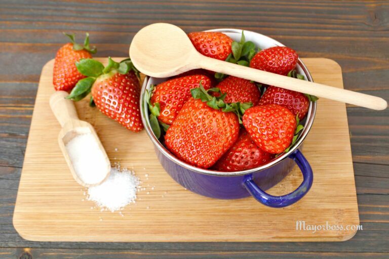 Why You Should Definitely Salt Your Strawberries