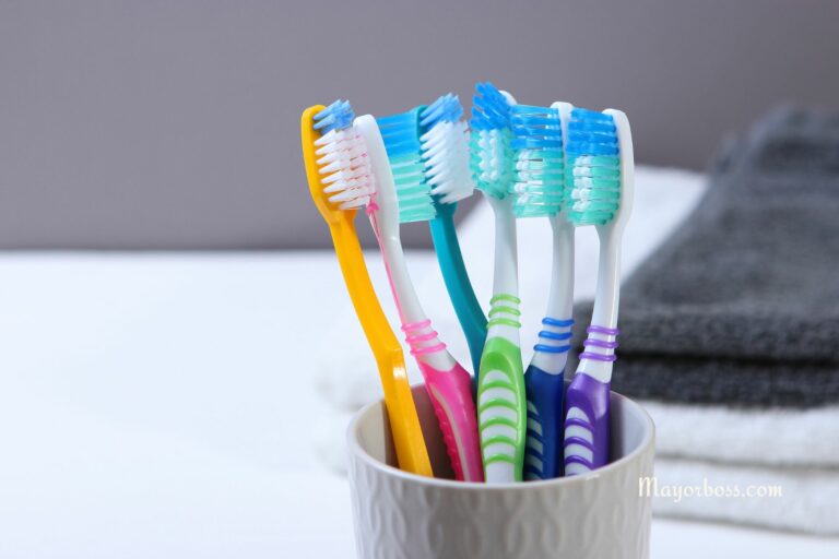 You Store Your Toothbrush the WRONG Way, and You Didn’t Know