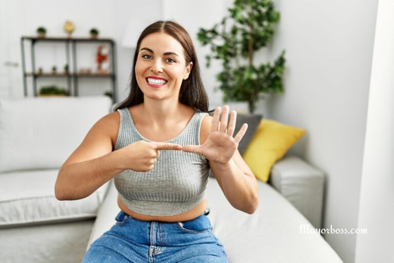 7 Body Language Mistakes You’re Making Without Realizing It