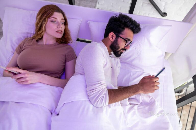 7 Signs Your Partner Is Hiding Secrets From You