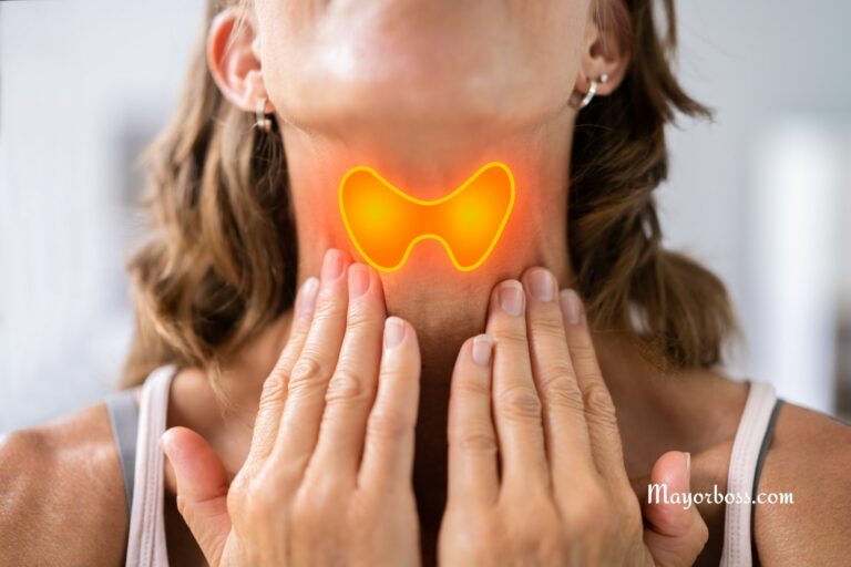7 Ways Your Body Warns You of Thyroid Problems