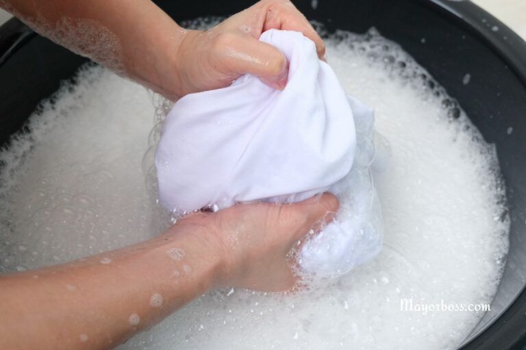 A Brilliant Way to Make Your Clothes White Again! All You Need Is a Few Aspirin Tablets