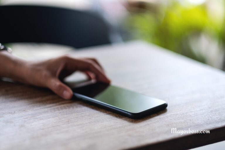 Why You Should Never Put Your Phone on the Table