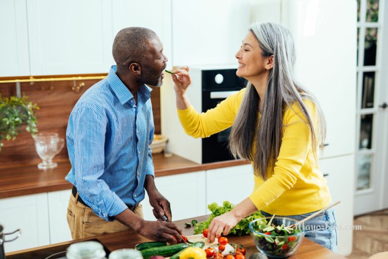 7 Things Happy Couples DO NOT Do in Their Relationship
