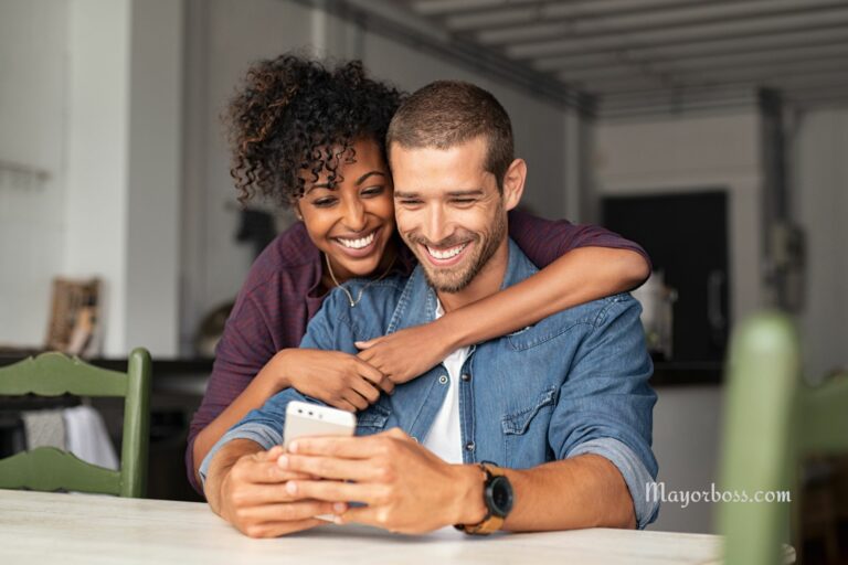 If You’re Happy in Your Relationship, You Won’t Feel the Need to Share It Online