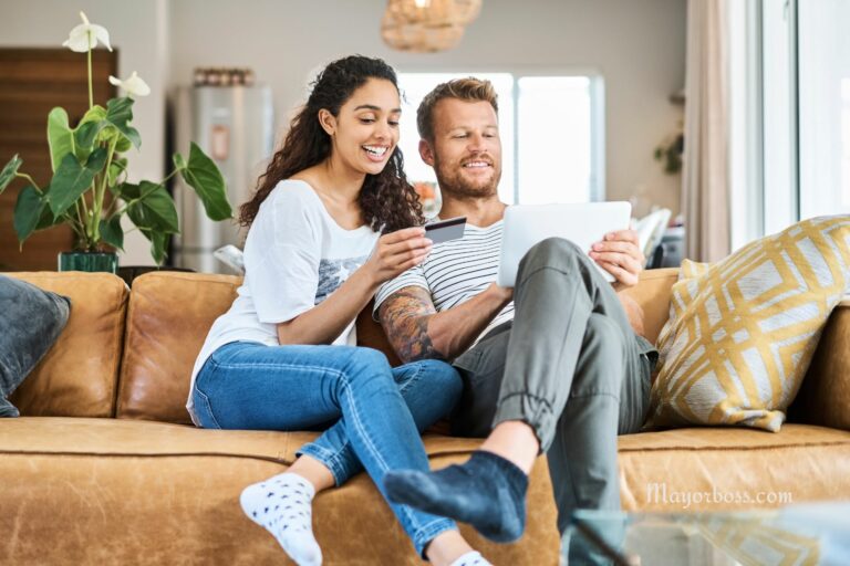 10 Signs That He Actually Has a Side Chick in His Life