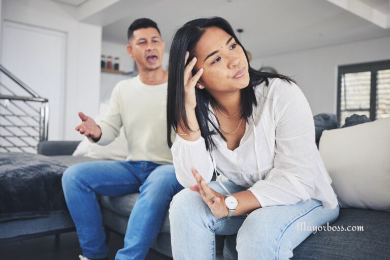 8 Signs That Your Relationship Is Over