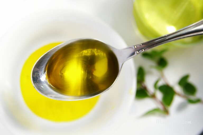 What Happens When You Drink a Spoon of Olive Oil Before You Go to Bed