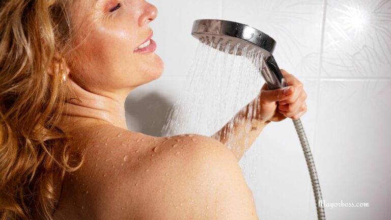 Should You Bathe Immediately After Eating?