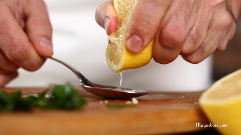 Squeeze 1 Lemon (or Lime) with 1 Spoonful of Olive Oil and You’ll Want to Keep Using It