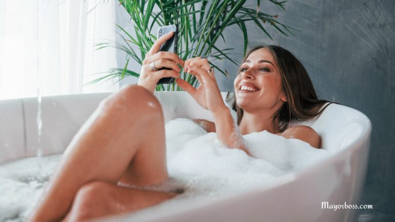 The Reason Why You Should Never Use Your Phone in the Shower