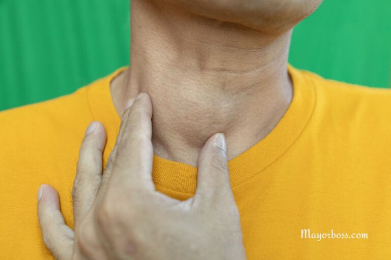 6 Signs Of Thyroid Cancer You Shouldn’t Ignore
