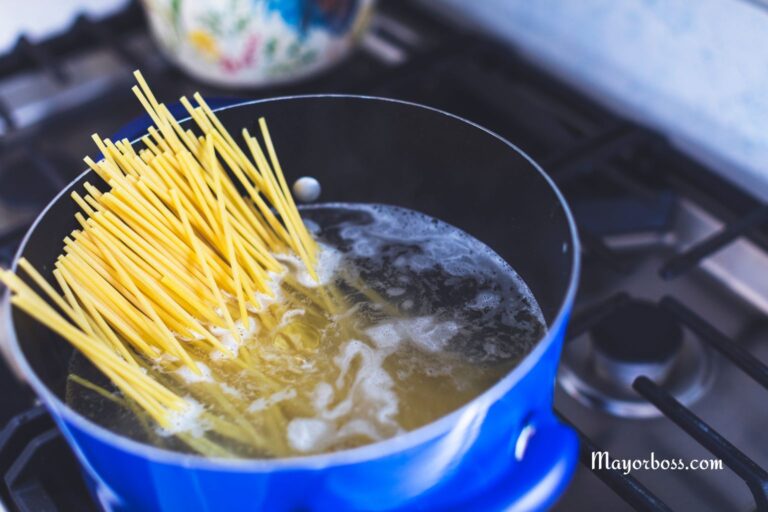 How to Cook Pasta So It Doesn’t Stick Together: Seven Simple Secrets