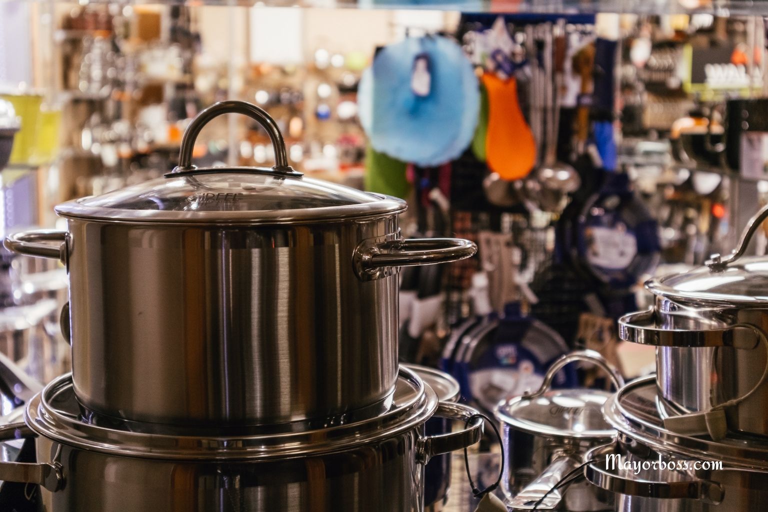 13 Things You Should Always Buy at the Thrift Store
