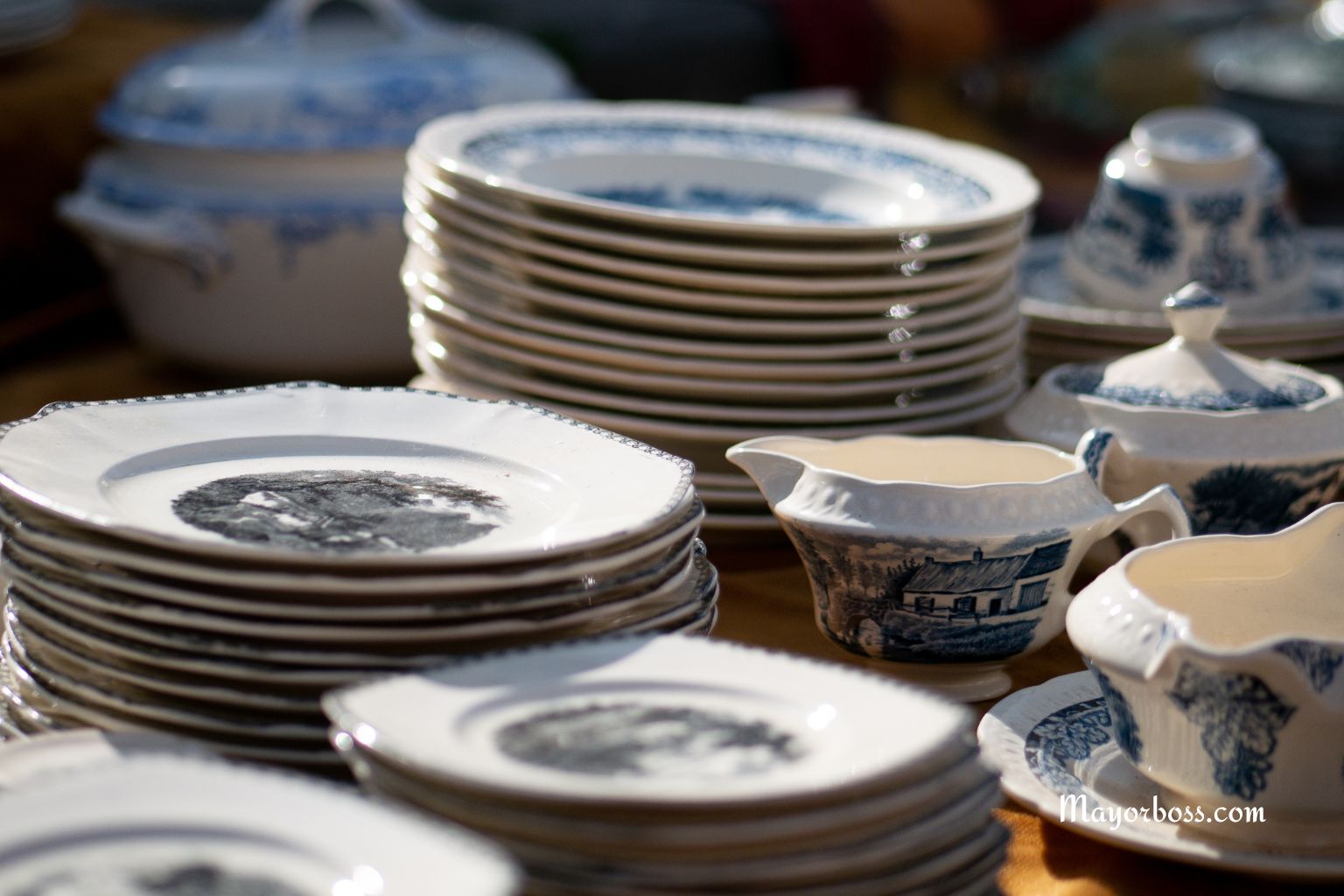 10 Things You Should Never Do at an Estate Sale