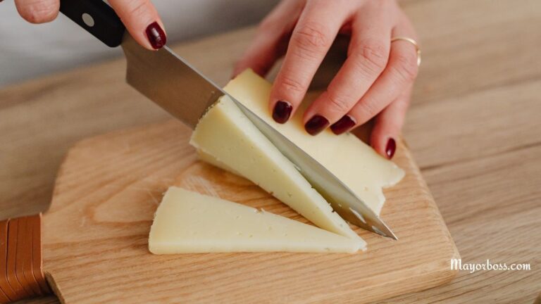 6 Foods You Should Never Cut on a Wooden Cutting Board