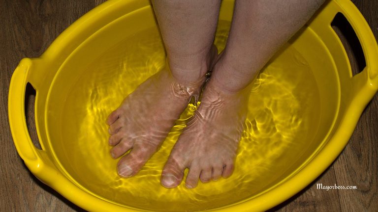 Here’s What Happens When You Soak Your Feet in Warm Water Before Bed